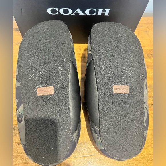 Coach Men’s Camo Slippers - Picture 8 of 11